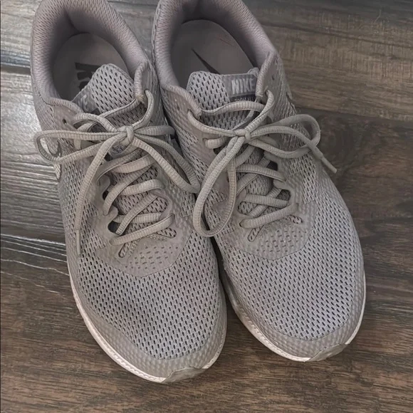 Nike Gray Sneakers - Picture 3 of 5